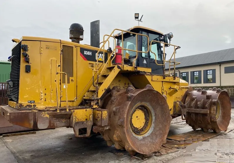 Sold, Caterpillar 836H landfill compactor to the USA - 10