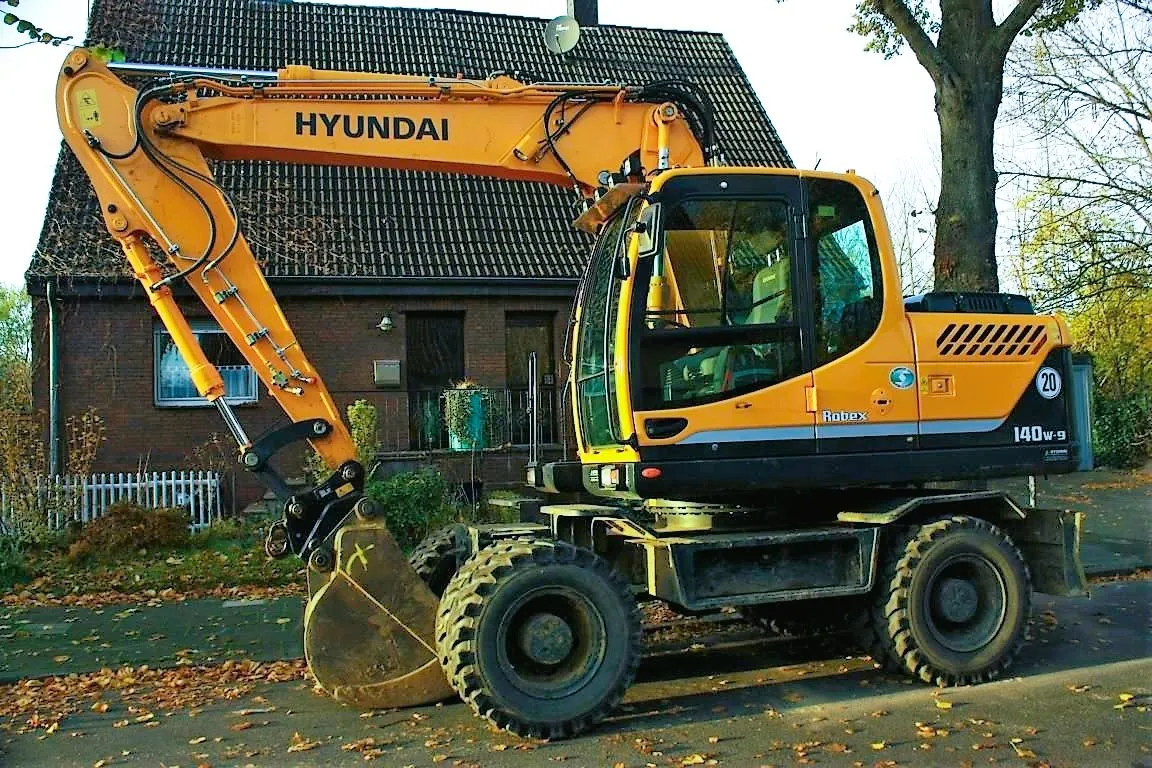 Sold, Hyundai R140W-9 mobile excavator to the Netherlands - 7