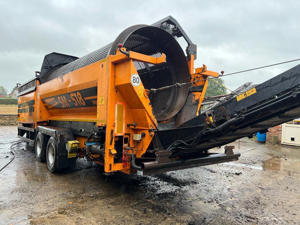 Doppstadt SM518 and DW2560 Sold and delivered by Findeq from the United Kingdom to Germany.