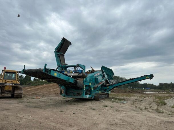 Powerscreen warrior 1800