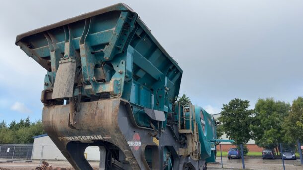 Powerscreen premiertrak r400x