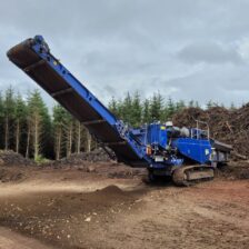 Peterson 2710D horizontal grinder on tracks from Findeq